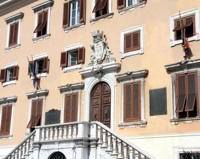 Niente regali e pochissimo web I divieti per i lavoratori comunali 