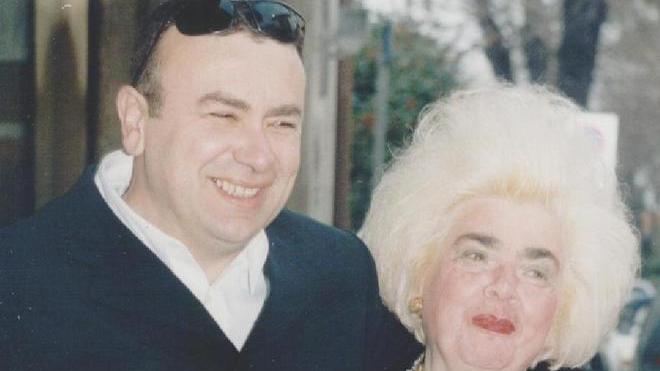 Mamma Franca si commuove e ringrazia tutti: “Siete i mi’ bimbi e le mi’ bimbe”