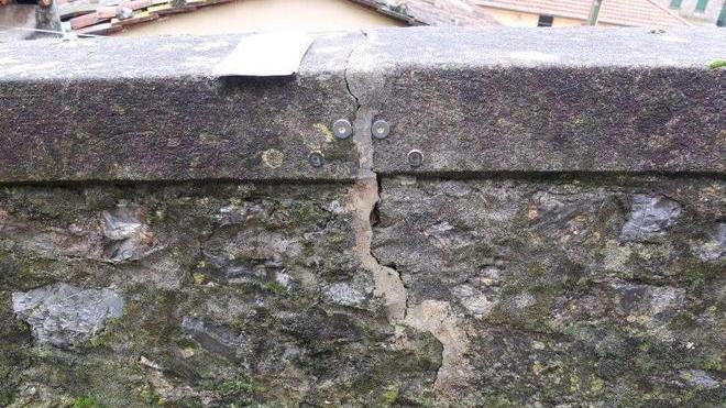 Nozzano, scatta la paura per i muri della rocca