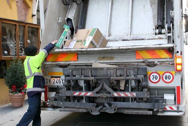 Parte la raccolta porta a porta con qualche critica