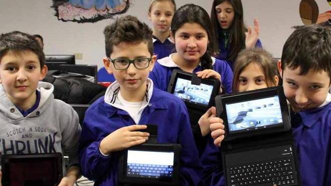 Con il tablet in classe: l’Alighieri diventa una scuola digitale