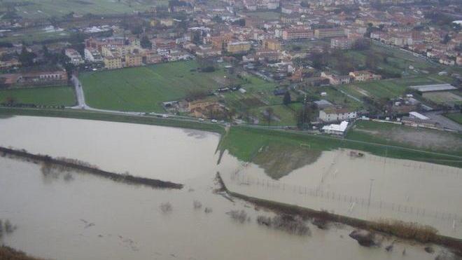 Il sindaco: «Inutili allarmismi da chi ha chiuso le scuole»