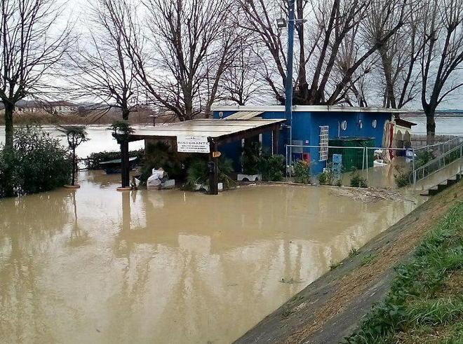 Pomeriggio di terrore a Roffia e Ontraino: in 300 costretti a lasciare la casa 