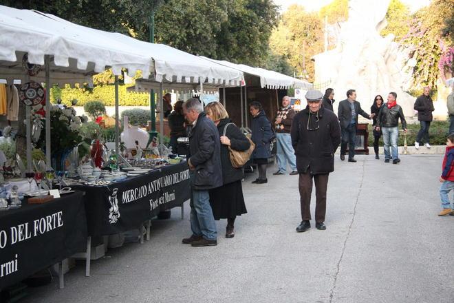 Il Comune si appropria del mercatino dell’antiquariato 
