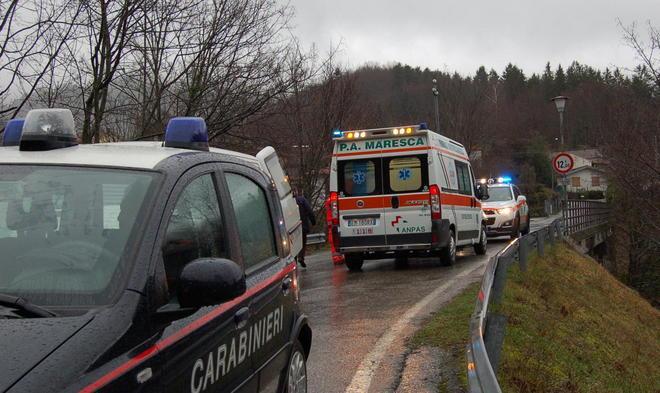 Si uccide a 83 anni gettandosi dal ponte