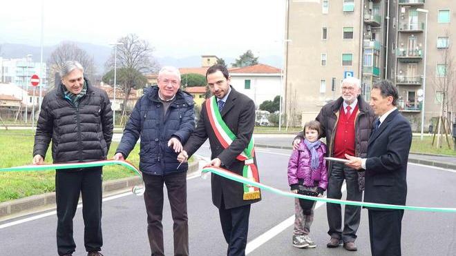 Taglio del nastro a Pistoia Ovest per quasi cento posti auto