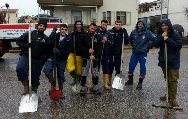 Dalla palla ovale alle vanghe e alle ramazze 