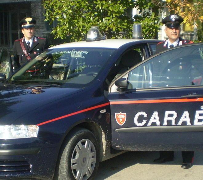Piede di porco e cacciavite per l’assalto alla farmacia 