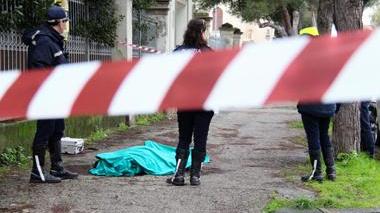 Si accascia a terra e muore, domenica era morta la moglie