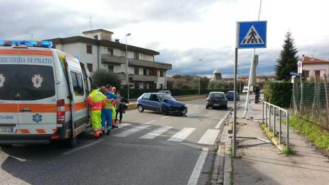 Prato, pauroso incidente in via Liliana Rossi