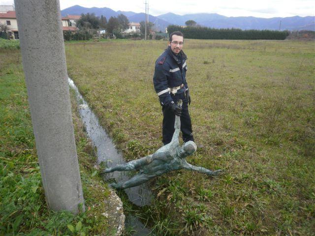 Statua di Gamerra rubata e subito ritrovata 