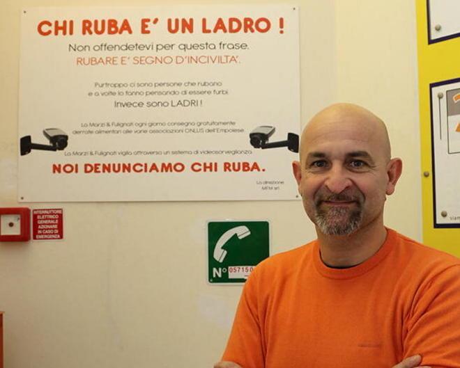 Cartelli per i ladri nei supermarket: «Chi ruba sarà denunciato» 