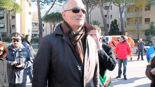 Il prefetto Gabrielli in visita ai paesi della Versilia colpiti dal maltempo