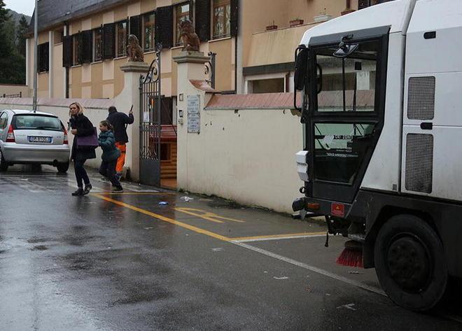 Famiglie sul piede di guerra per le multe davanti all’asilo a Montelupo 