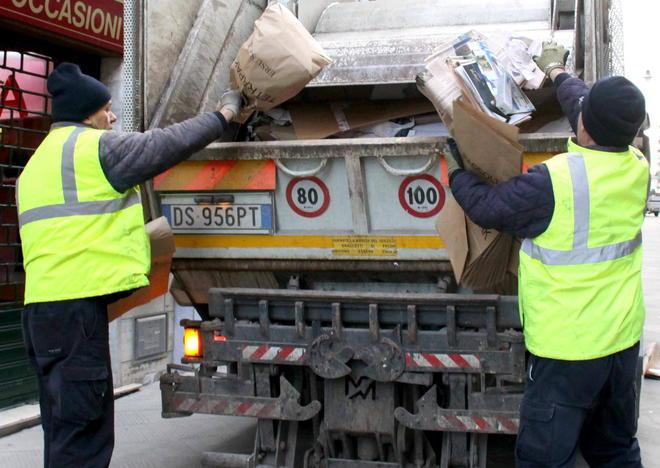 Ersu “salta” la raccolta Proteste in via Milano