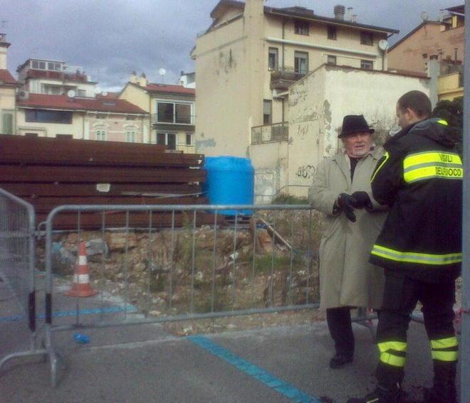 Le tribune restano dove sono. Ma va garantita la sicurezza 