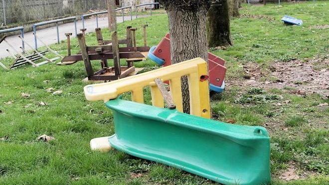 Devastato il parco Robinson a Putignano
