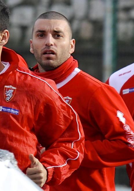 Acori medita un 4-3-3 se Pagano supererà la settimana di prova 