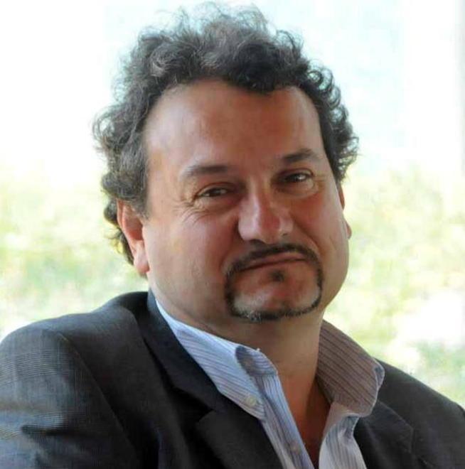 «Ero a pochi metri, ho visto quel tir perdere il carico»