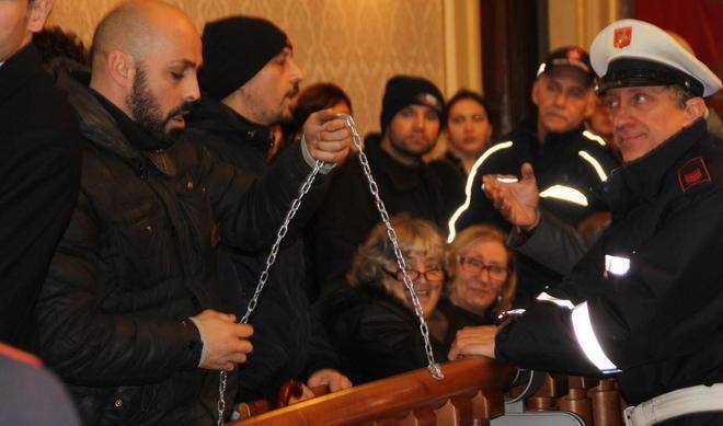 Consiglio sospeso, aperta un’indagine 
