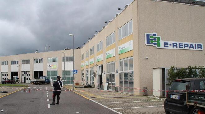 Bomba alla E-Repair Caccia all’attentatore 