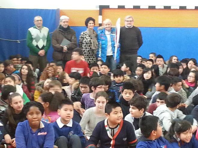 La fiaccola Olimpica fa ingresso alla scuola Ser Lapo Mazzei 