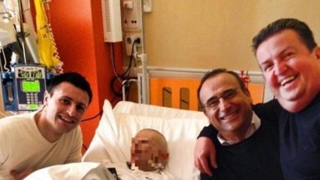 Carlo Conti, Gianfranco Monti e Manuel Pasqual, Davide Cassani in visita al piccolo Niccolò
