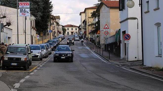 Grido d’aiuto di Lazzeretto: «Il paese sta morendo, aprite un negozio qui»