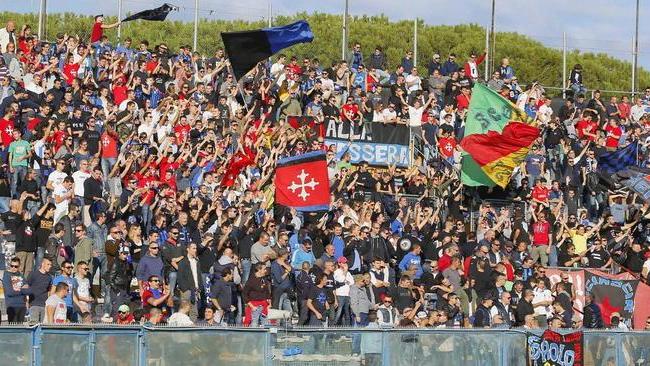La curva Nord ricorda Maurizio Alberti