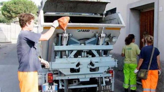 Rifiuti, entra nel vivo la campagna per il porta a porta nel centro storico