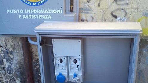 Vandali al punto assistenza della Protezione Civile: è la terza volta