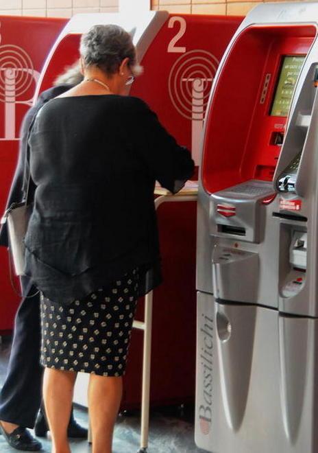 Le chiedono per tre volte un ticket che aveva già pagato 
