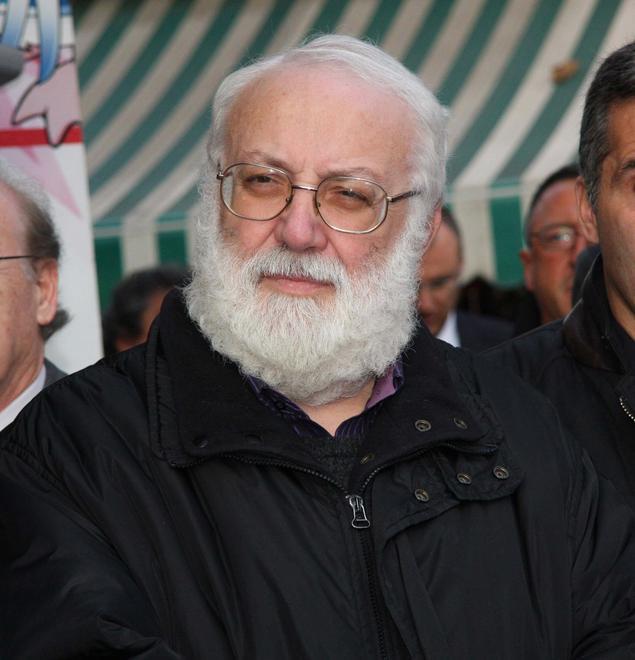 Imbrattate le auto del presidente della Misericordia di Viareggio 