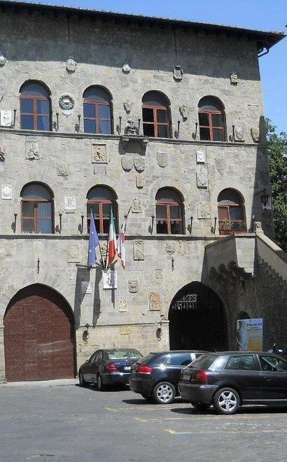 Consiglio disertato «I debiti? Posticipati ma solo di un anno» 