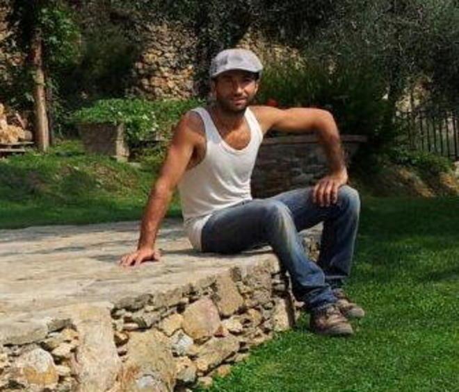 Maurizio, l’ultimo maestro che costruisce muretti a secco 
