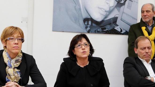 Tra Betti e gli ex finisce a pesci in faccia
