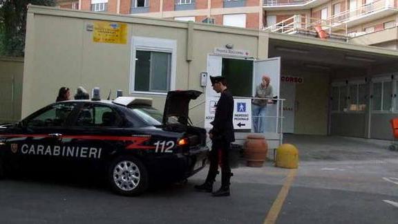 Lo rapinano in strada della catenina d’oro e accusa un malore