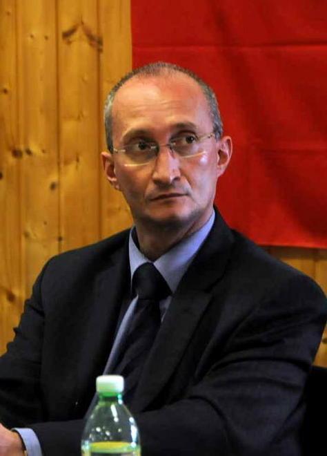 Azzannata a una gamba, allarme cani a Zeri 