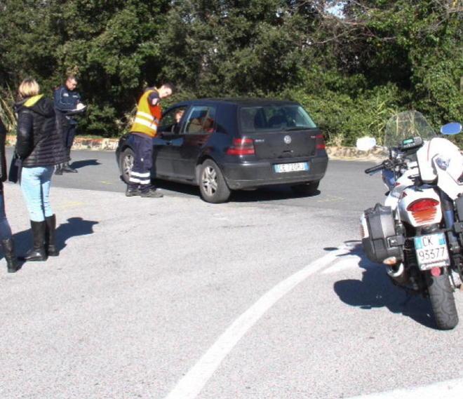 Mancata precedenza, due ferite
