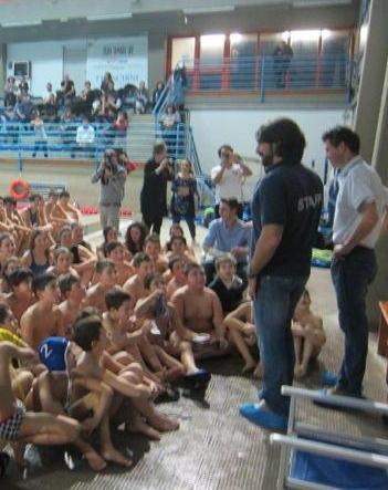 A lezione di pallanuoto da un grande campione 