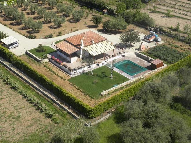 Alghero, scoperta e sequestrata una villa abusiva con piscina 