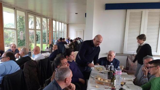 Conquista un nuovo lavoro e porta i dipendenti a pranzo