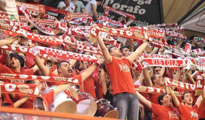 Big-match tutto esaurito e infuriano le polemiche 