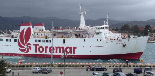 Le raffiche di vento mandano in tilt i traghetti per l’Elba 