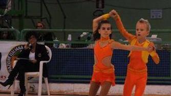 Spettacolo in pista con il pattinaggio artistico