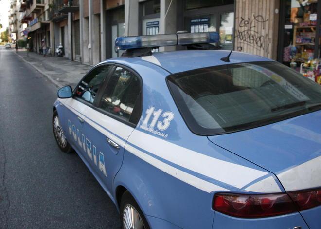 Fa un gioco di prestigio e la tocca 