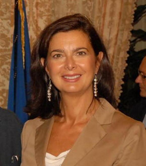 Solidarietà a Laura Boldrini: firmano tutti, tranne il M5S