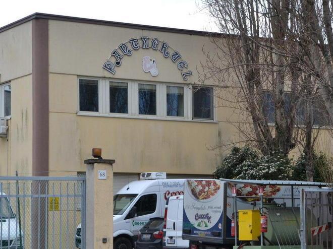 L’azienda: «In un anno dimezzati gli affari» 