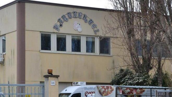 L’azienda: «In un anno dimezzati gli affari»