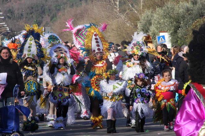 Galcetello, successo della prima sfilata del carnevale 